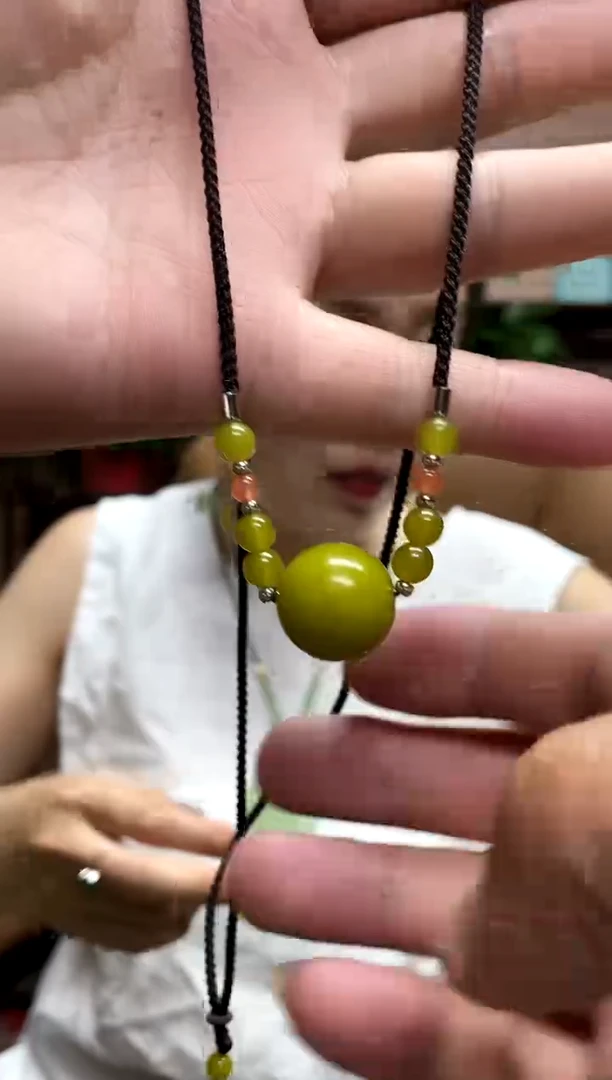 岫玉未镶嵌吊坠多样性发货发其中之一