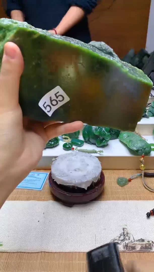 未镶嵌和田玉（碧玉）珠宝半成品1