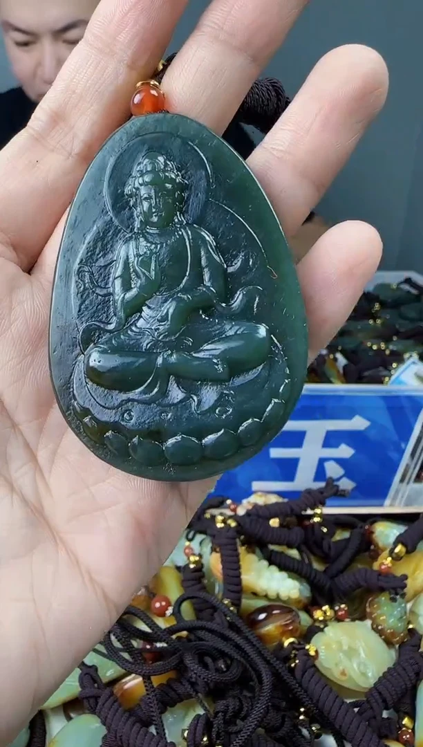 和田玉未镶嵌颈饰1