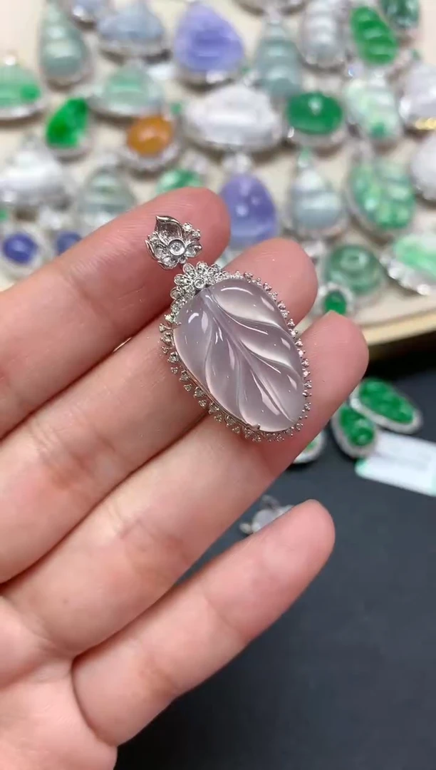 【闪购商品】翡翠吊坠(不含链)18K金镶嵌Z593|6980
