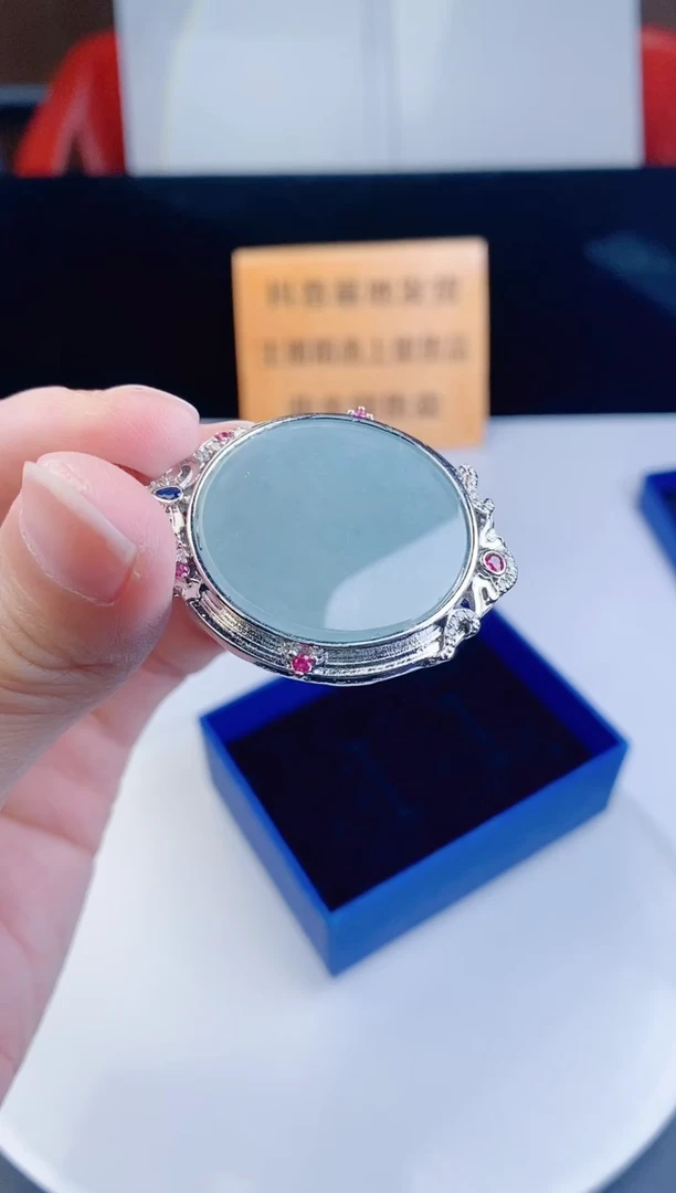 颈饰未镶嵌翡翠·