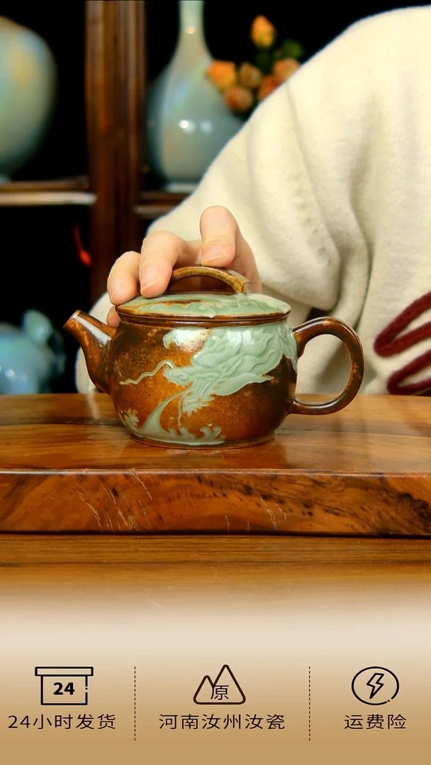 郗奎奎草木灰釉全手工雕刻龙吸水汉瓦壶不完美