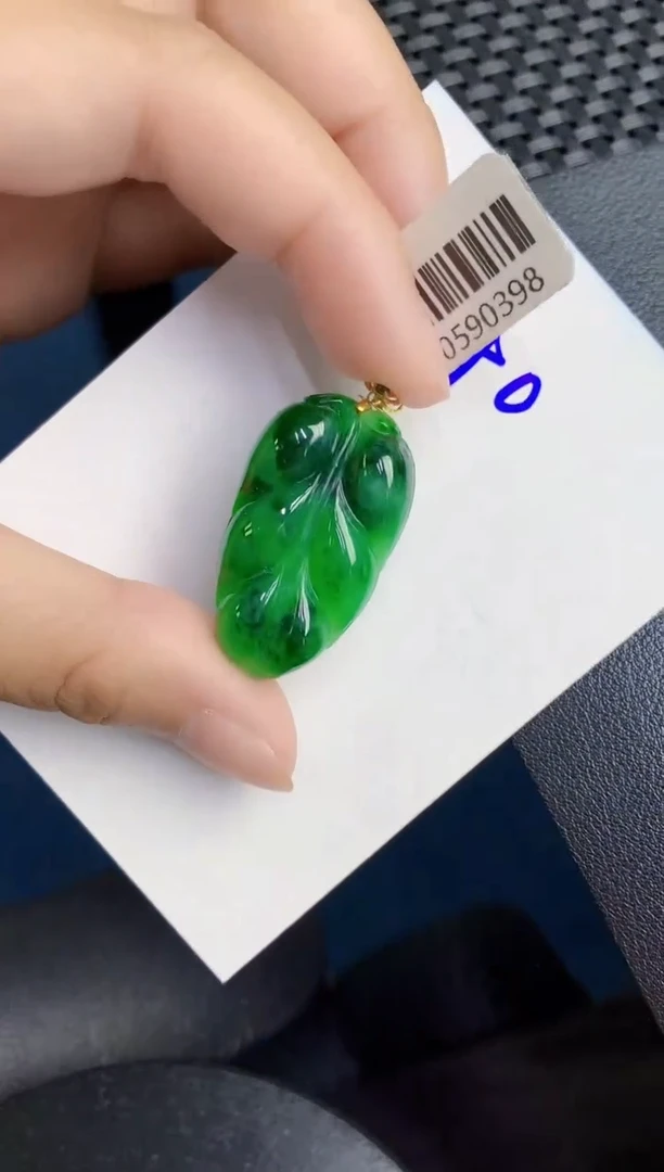 翡翠18K金镶嵌颈饰0000000000