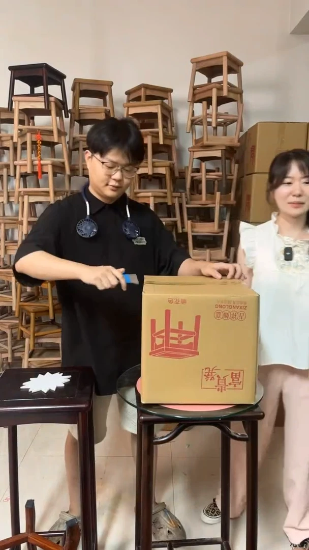 花梨木类黑酸枝小方凳