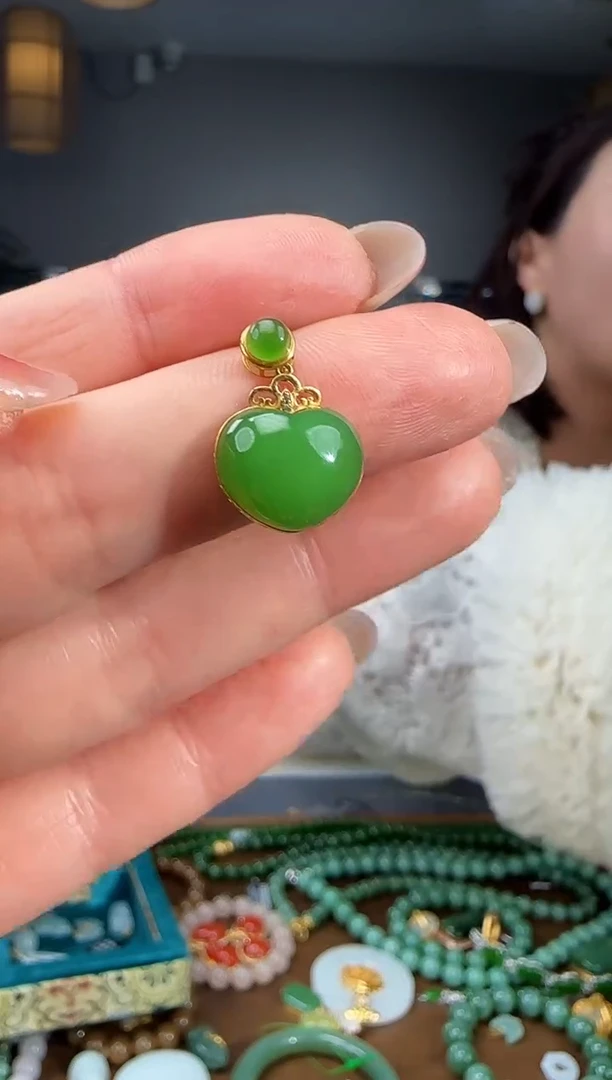 吊坠(不含链)18K金镶嵌和田玉1