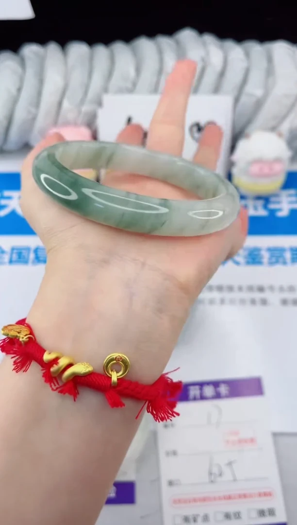 【闪购商品】石英质玉手镯合金17-62.5福利