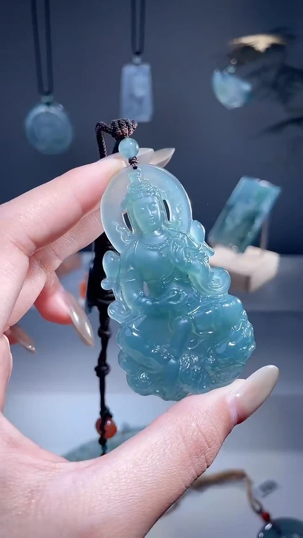 颈饰未镶嵌翡翠御龙观音