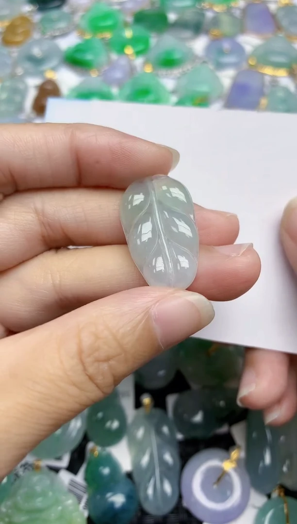 翡翠未镶嵌颈饰天然翡翠A货