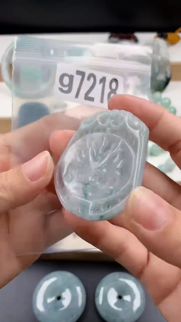 颈饰未镶嵌翡翠天然翡翠吊坠挂件