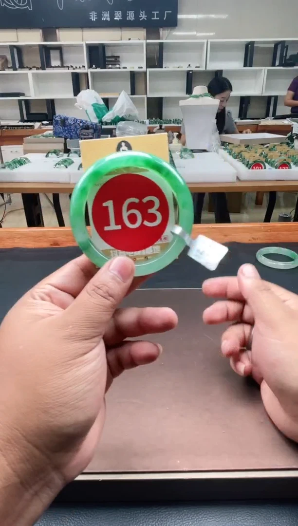 未镶嵌手镯石英质玉60+163