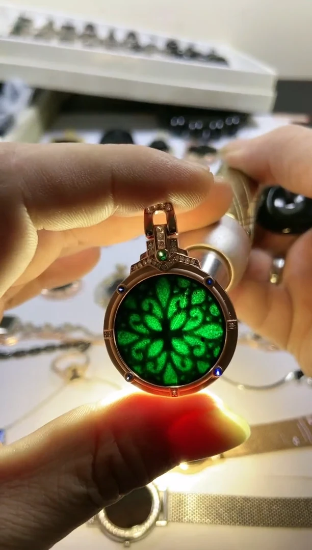 吊坠(赠链)银S925镶嵌翡翠圆牌