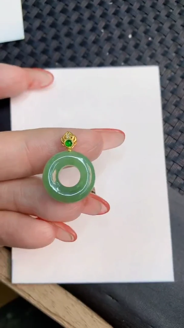 颈饰未镶嵌翡翠1