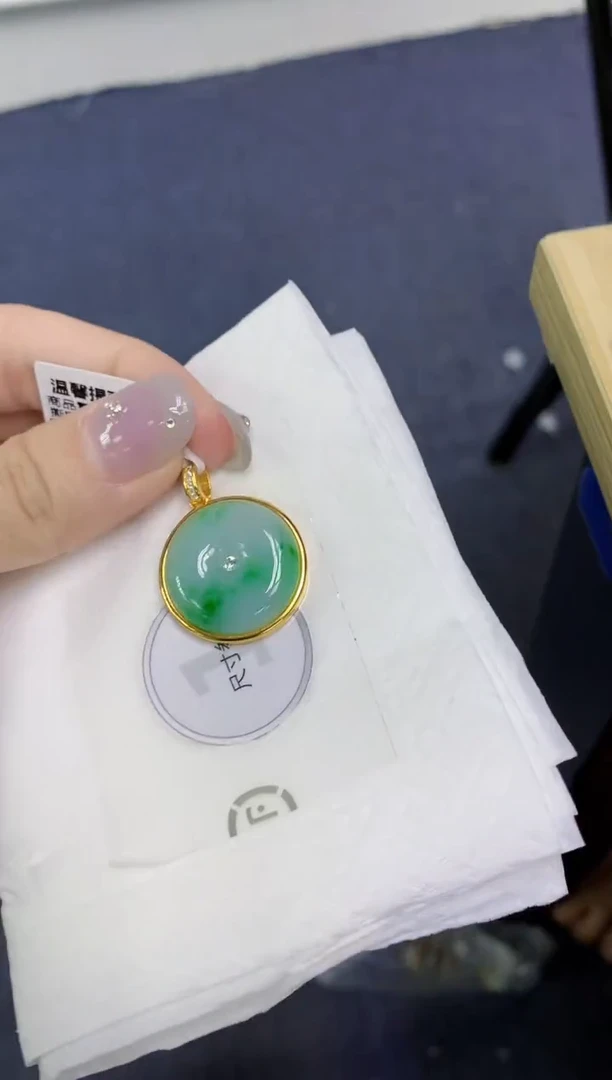 颈饰未镶嵌翡翠天然缅甸翡翠A货多样性发一件