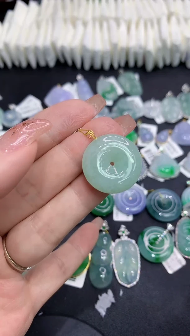 吊坠(不含链)18K金镶嵌翡翠111