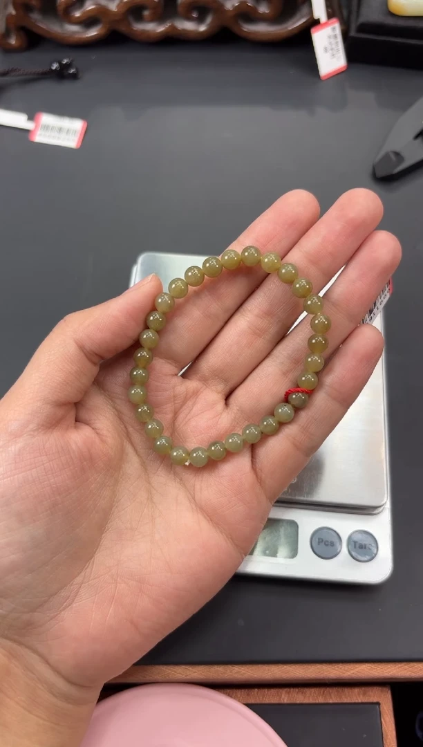 【闪购商品】和田玉手串未镶嵌且末微色差近矿卡6