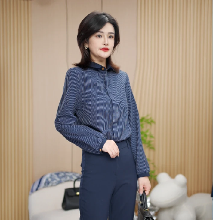 XJCD-101秋款蓝色气质条纹长袖不起球休闲风衬衫女装