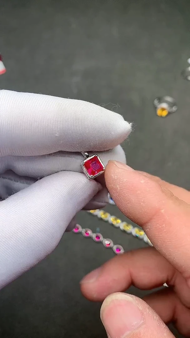 【闪购商品】红宝石颈饰银S925镶嵌.........