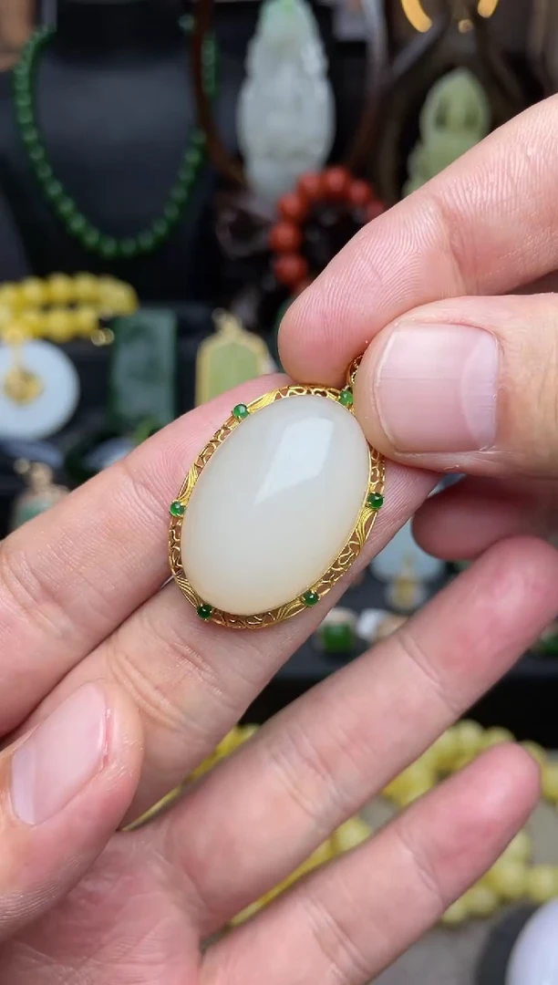 【闪购商品】和田玉颈饰18K金镶嵌吊坠