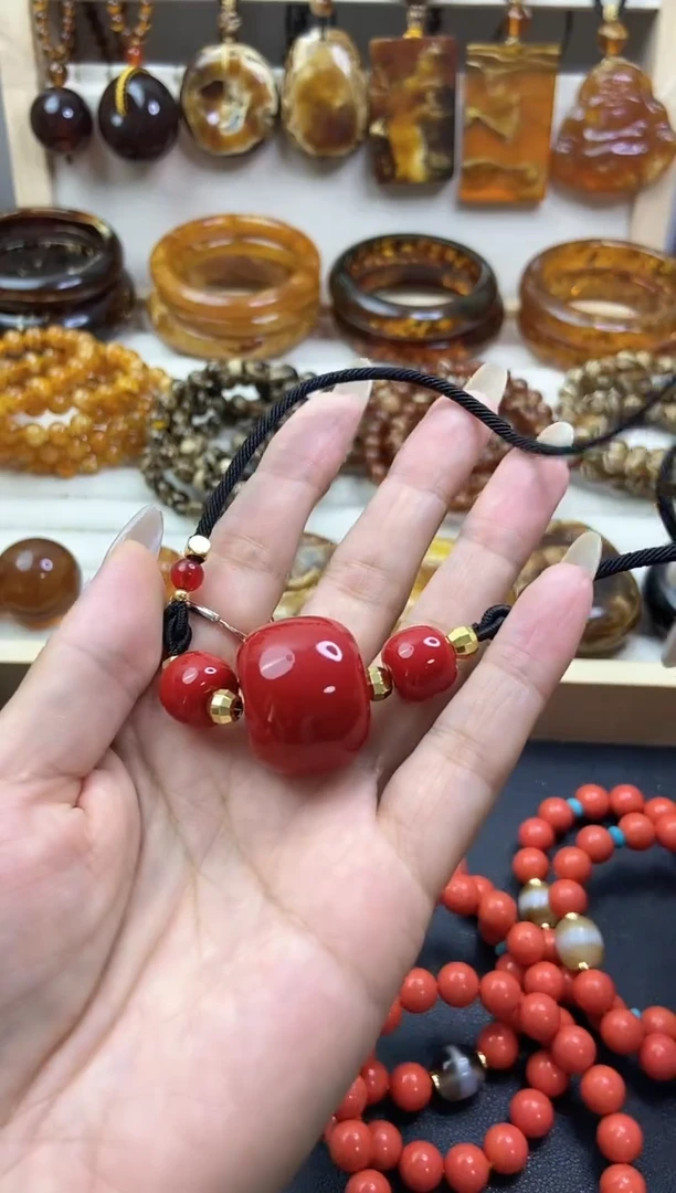 贝壳非金属云**轻阿卡老型珠锁骨链