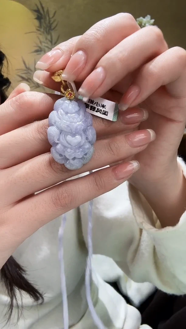 颈饰未镶嵌翡翠吊坠