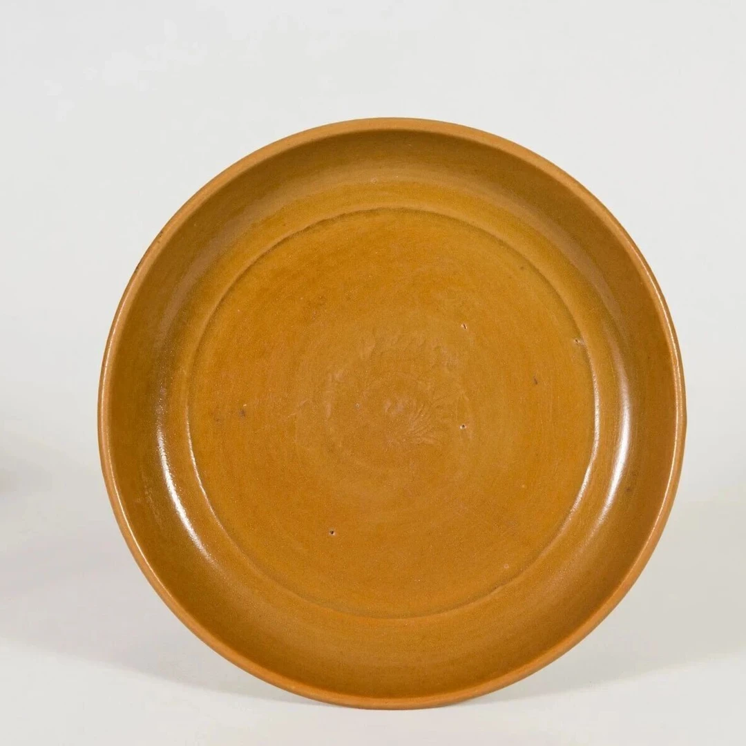 Lot  8    明  龙泉黄釉盘(9.29瓷杂拍卖)