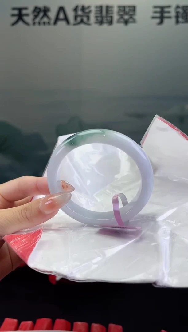 翡翠手镯未镶嵌翡翠手镯