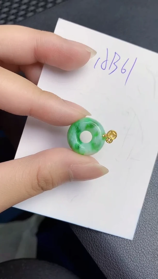 翡翠未镶嵌颈饰0000000000