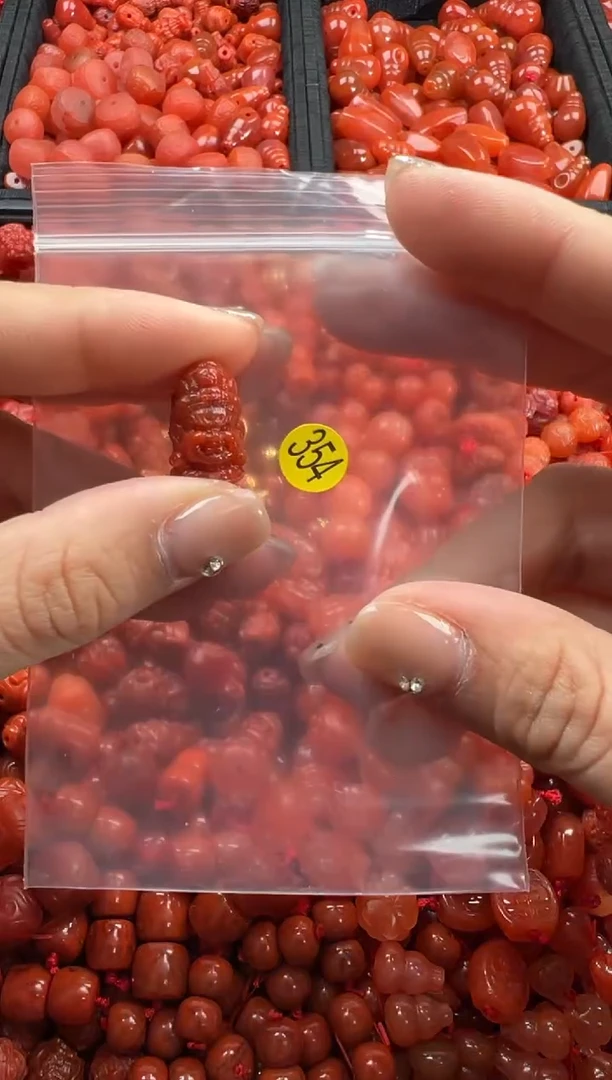 【闪购商品】南红玛瑙颈饰未镶嵌1