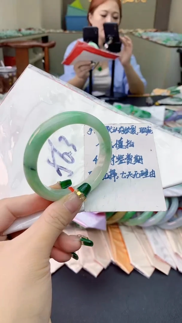 翡翠手镯未镶嵌298183725