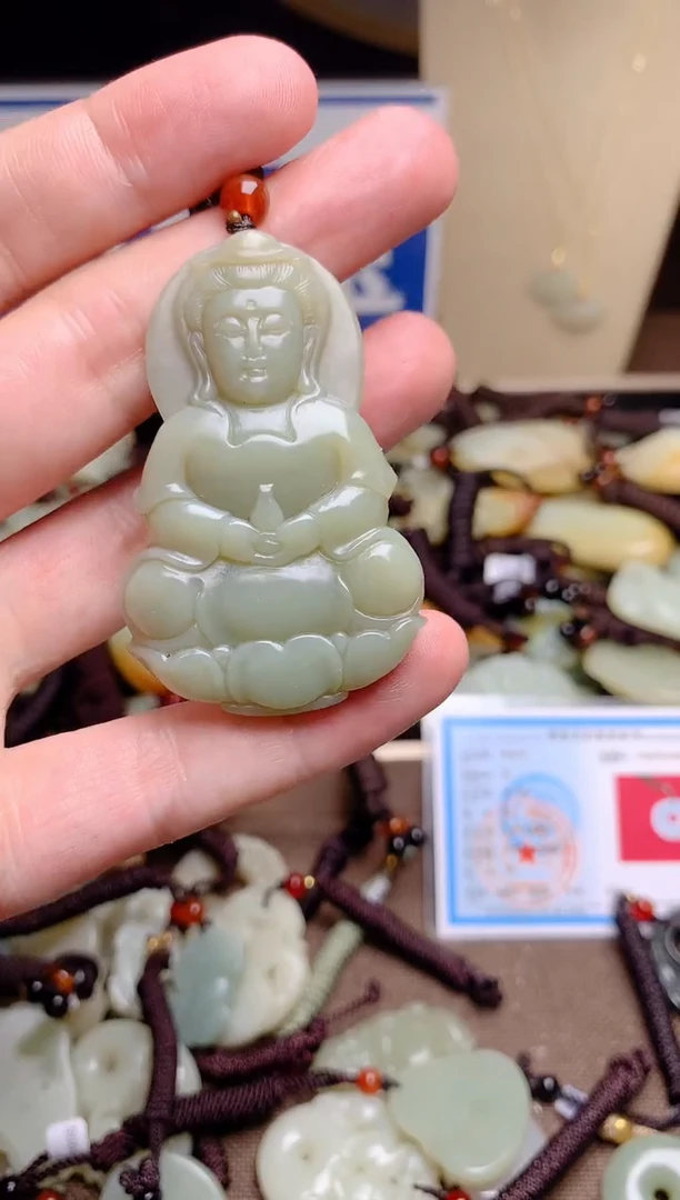 和田玉未镶嵌颈饰1