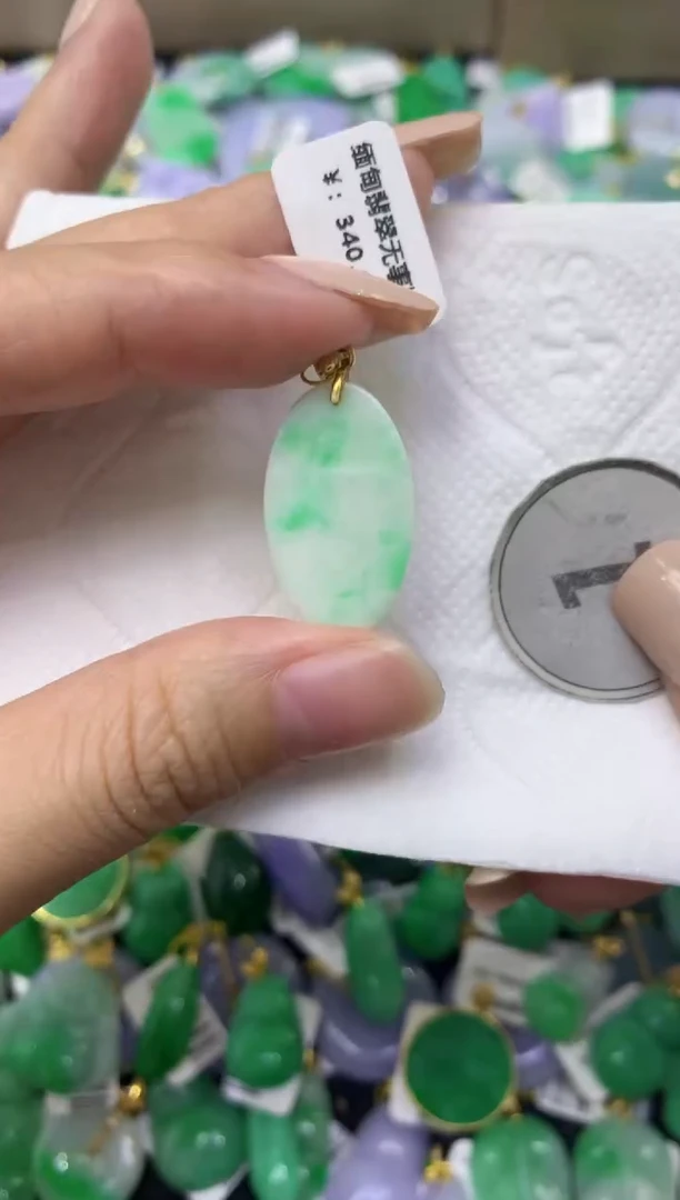 颈饰未镶嵌翡翠天然缅甸翡翠A货