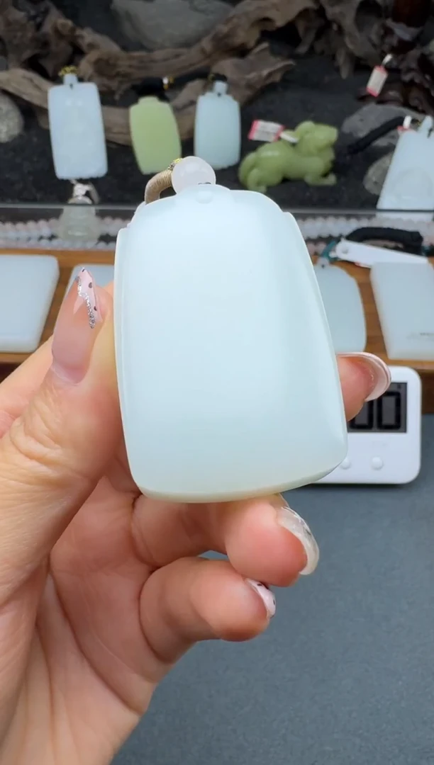 颈饰未镶嵌和田玉3