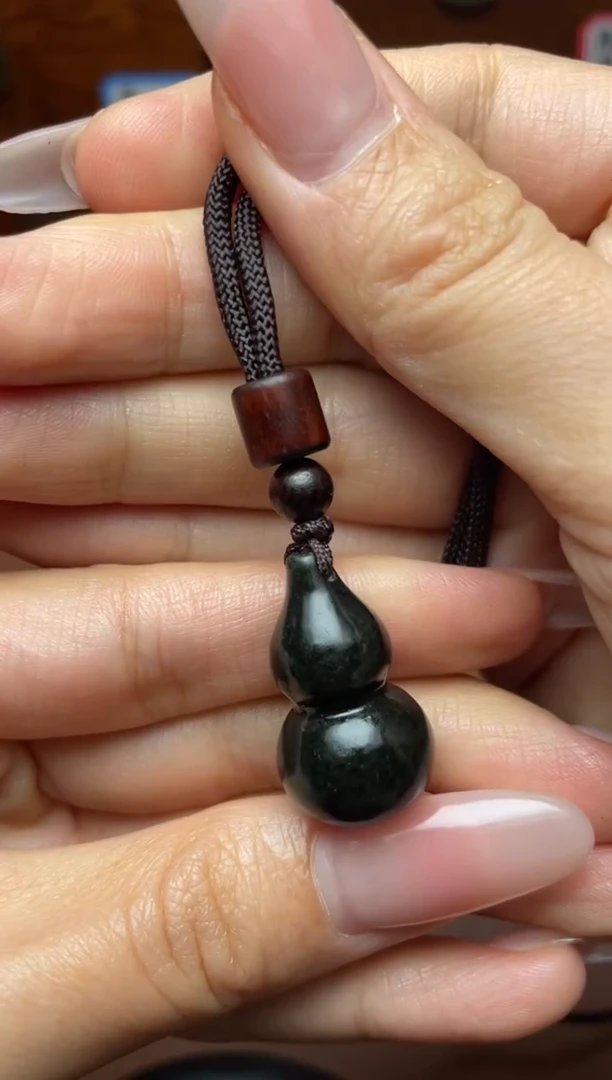 未镶嵌和田玉挂件S****e和田玉