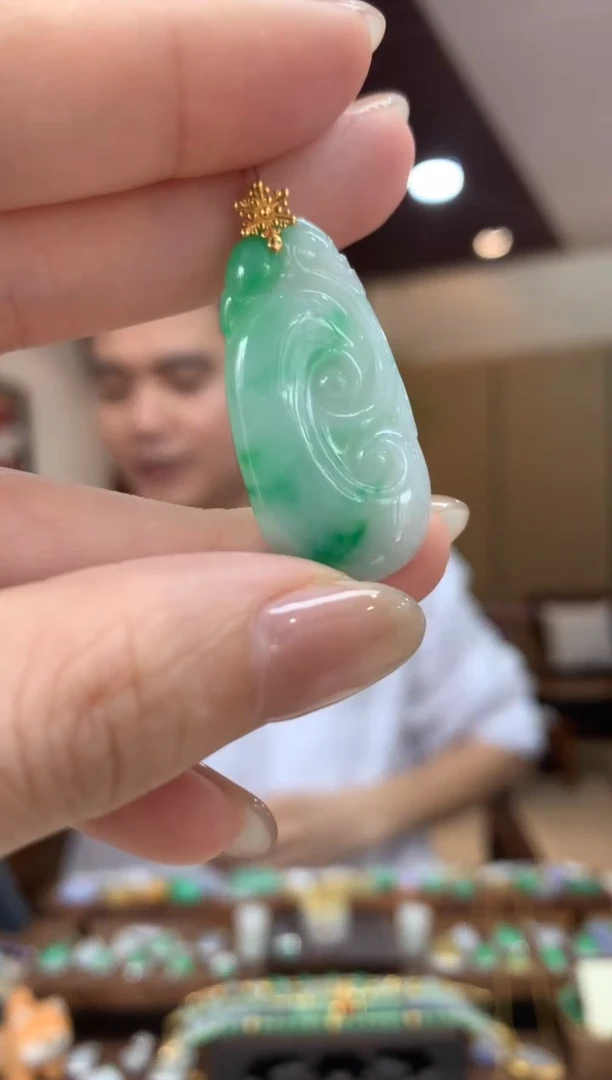 翡翠18K金镶嵌吊坠(不含链)如意