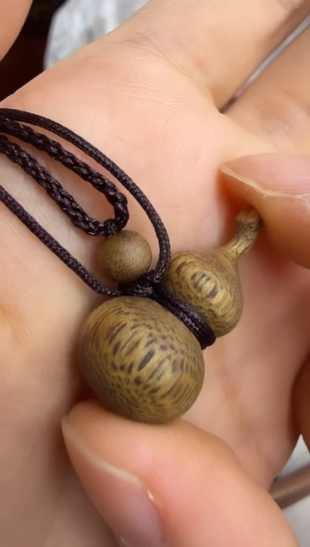 沉香沉香碎屑奇楠沉香原材料小葫芦一个