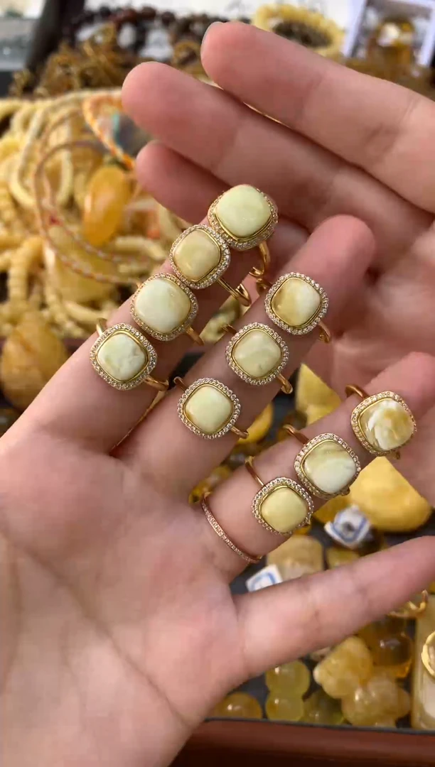 【闪购商品】蜜蜡珠宝奇石未镶嵌025琥珀蜜蜡 多样性随机发其一