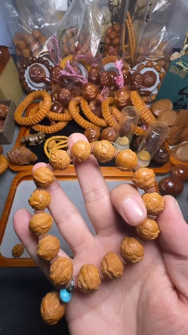 手串橄榄核张****?猴头蟾仙