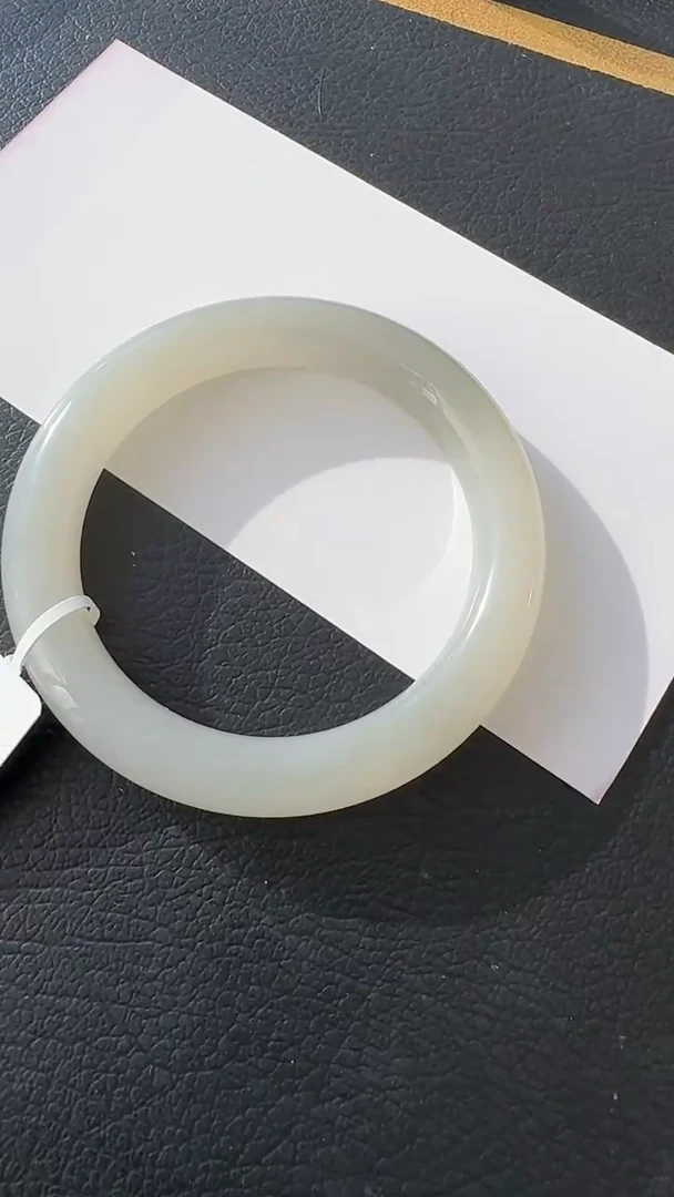 未镶嵌手镯和田玉荣倩