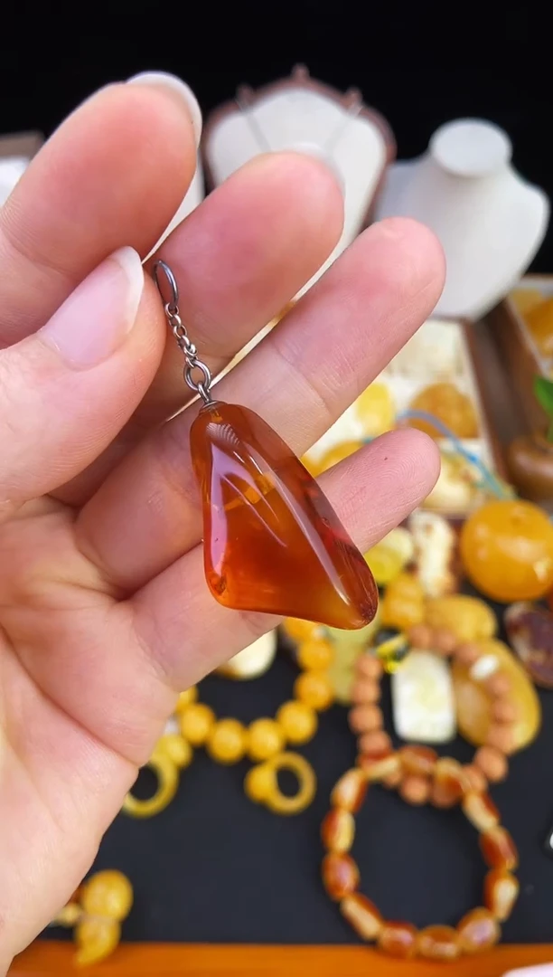 琥珀未镶嵌珠宝奇石柒月