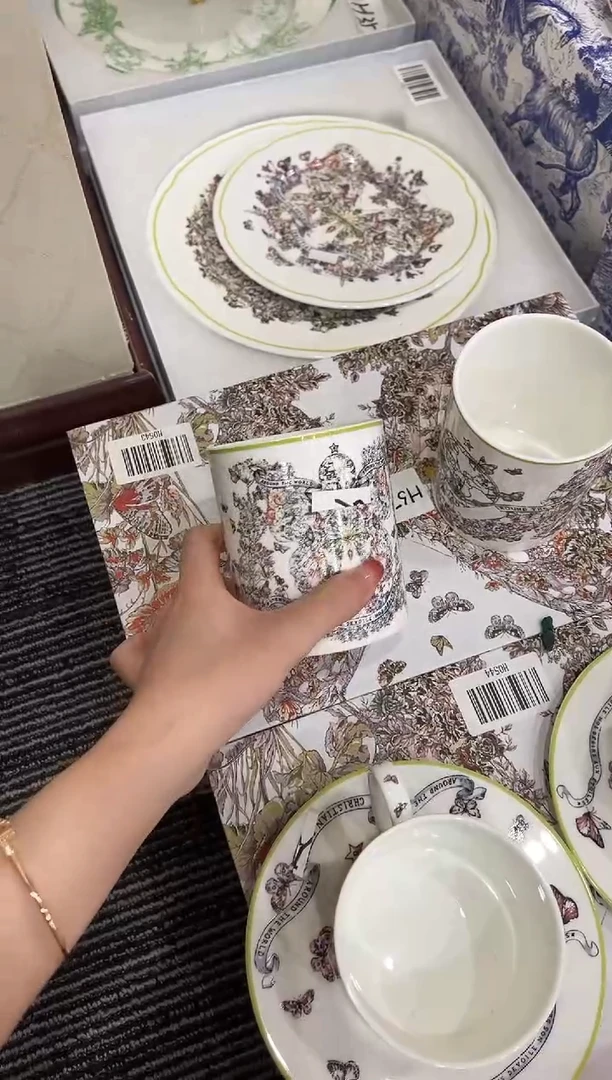 【闪购商品】杯H543--------------