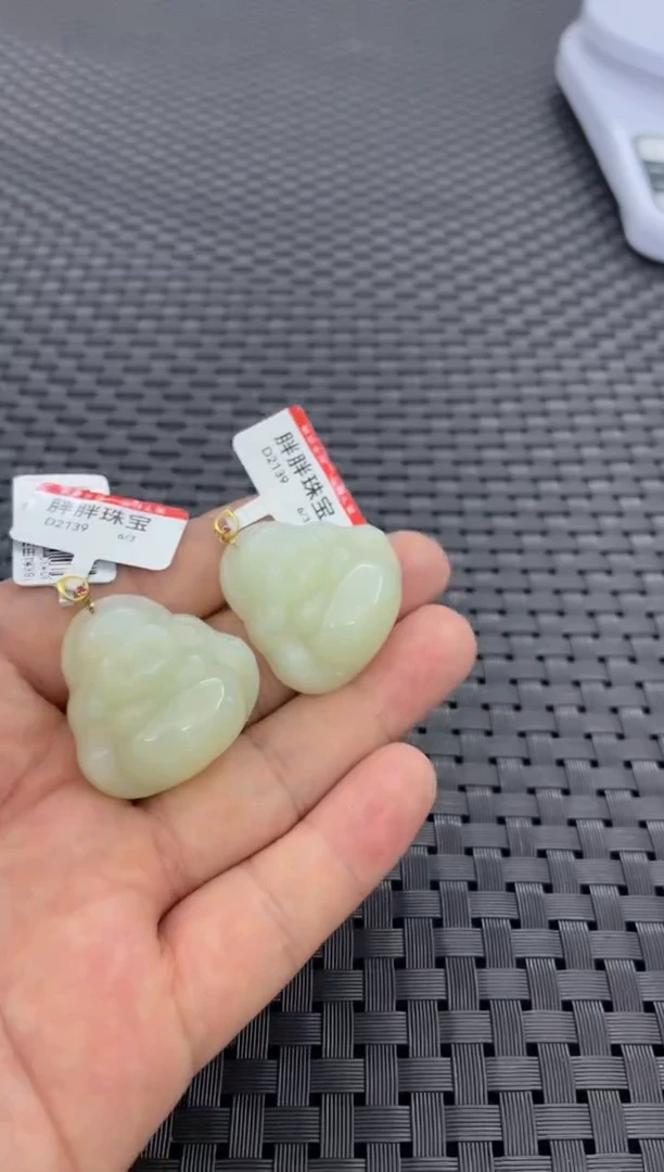 和田玉18K金镶嵌吊坠(不含链)佛公（多样性发一件）D2139