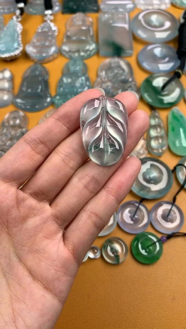 颈饰未镶嵌翡翠33.4-22.9-4.5