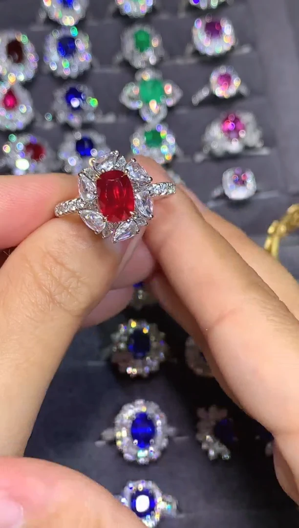 18K金镶嵌戒指红宝石2.02CT