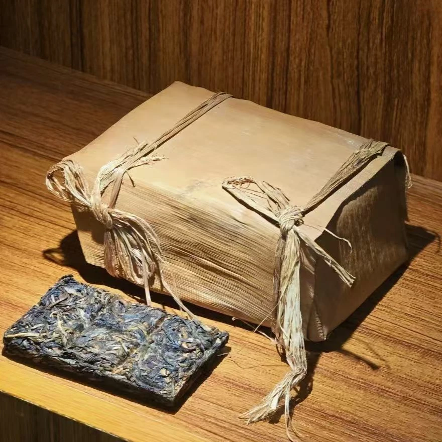 小师妹 龙园号 03年攸乐巧克力砖 普洱生茶（拍1发1捆）