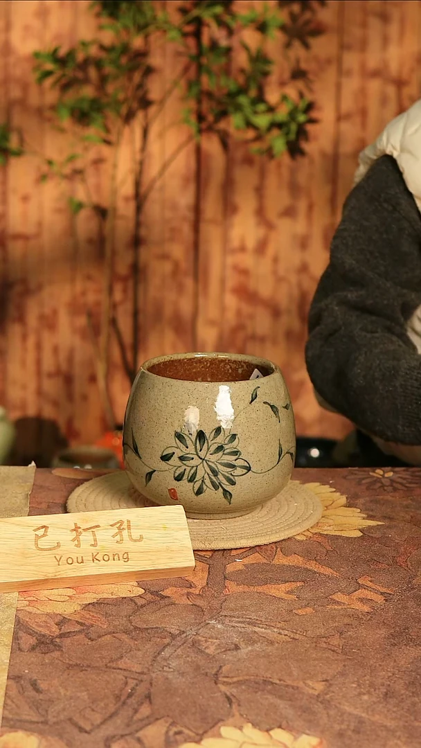 陶瓷21-102高14口12误差2已打孔瑕疵
