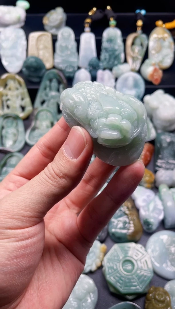 颈饰未镶嵌翡翠51  天然翡翠a货  三脚金蟾