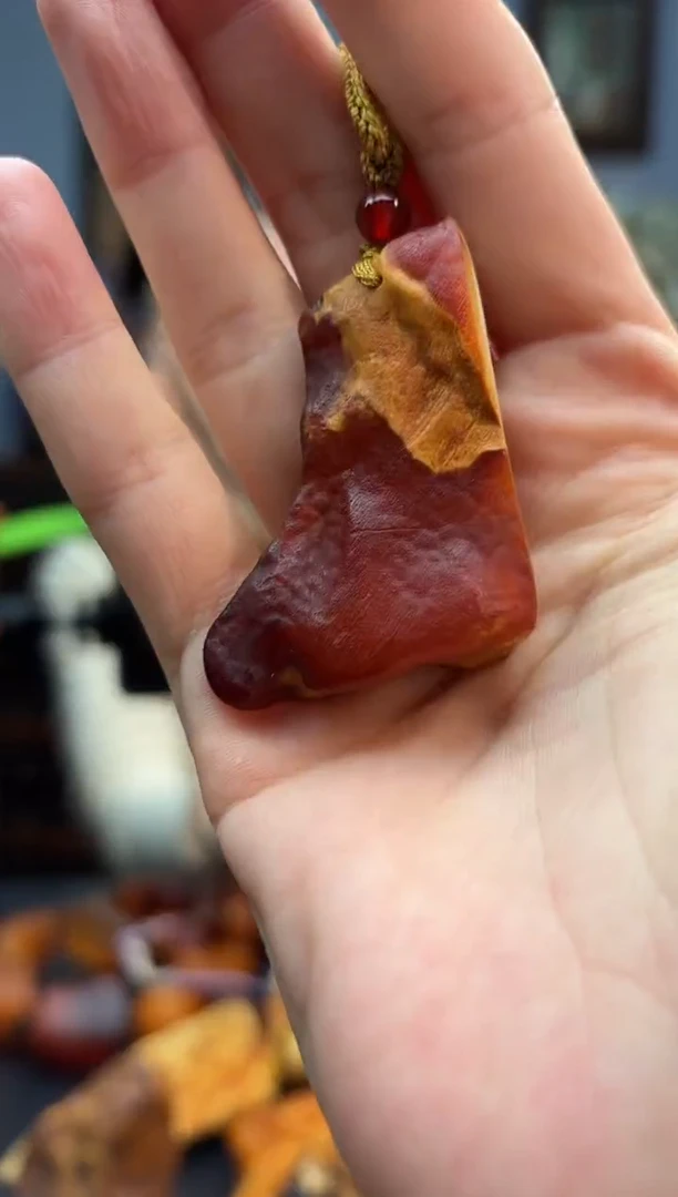 琥珀颈饰未镶嵌吊坠