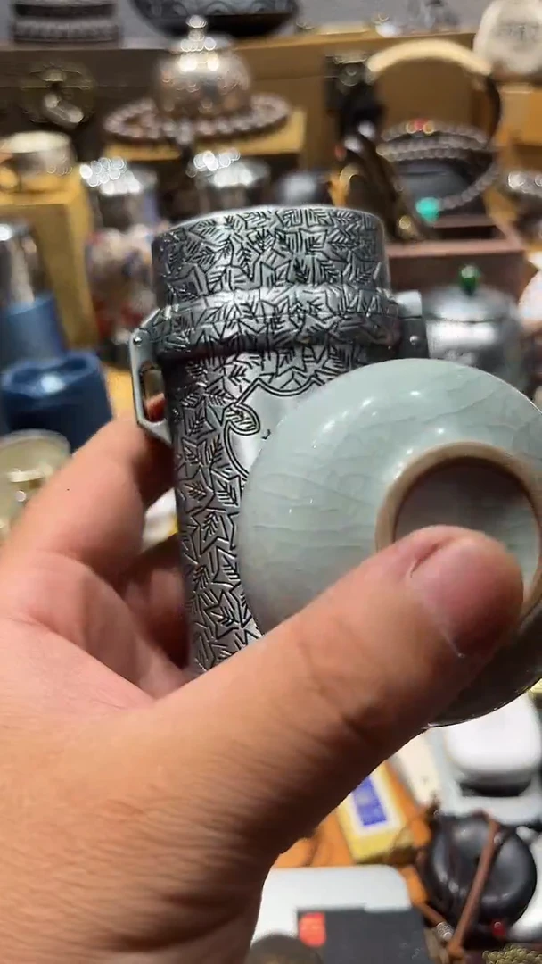 瓷片闪购商品 如图所示