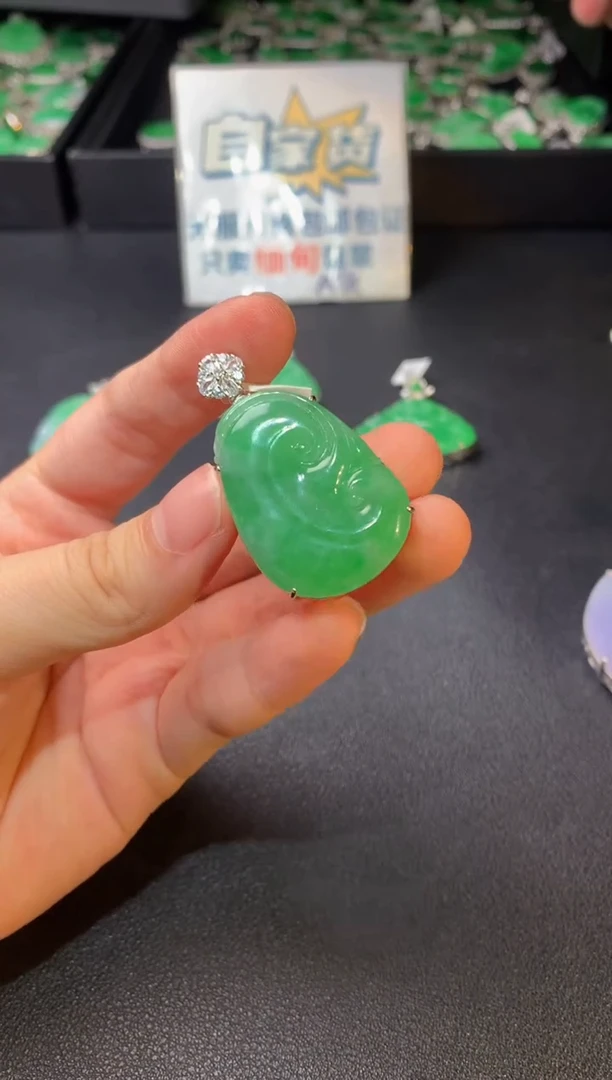 翡翠银S925镶嵌颈饰翡翠1