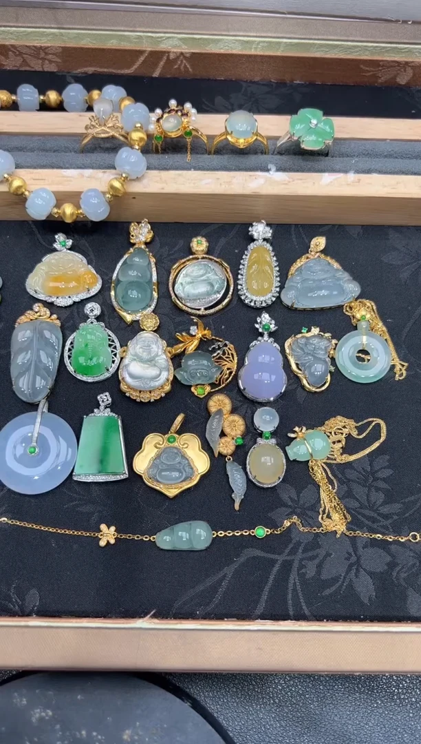 翡翠18K金镶嵌吊坠(不含链)勿拍